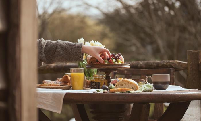 Breakfast alfresco
